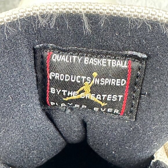 Jordan 11 Retro Platinum Tint Men’s Size 11.5 US - 378037-016 - Picture 13 of 14